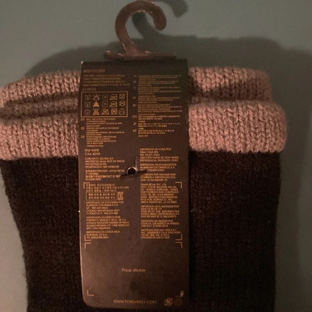 Cozy Bundle - Fuzzy Slipper Socks & Gloves